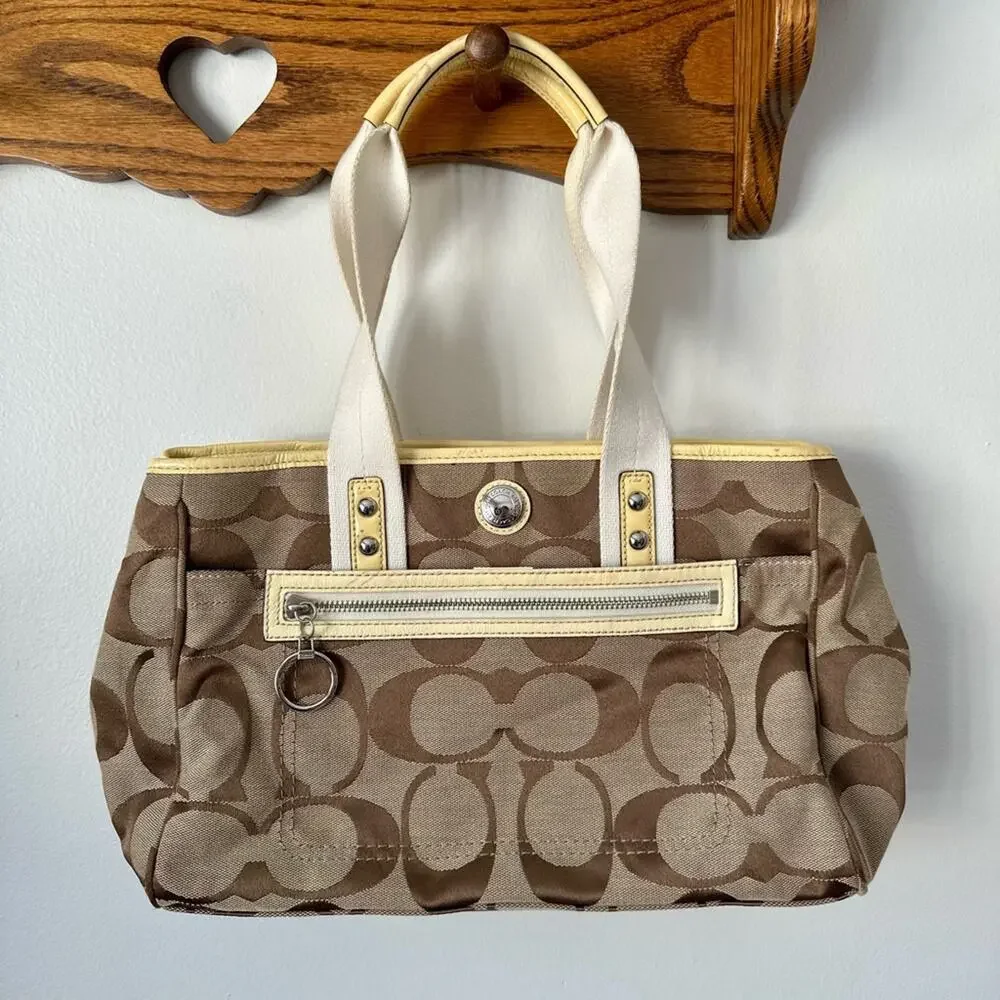 Coach F14878 Signature Logo Daisy Shoulder Bag